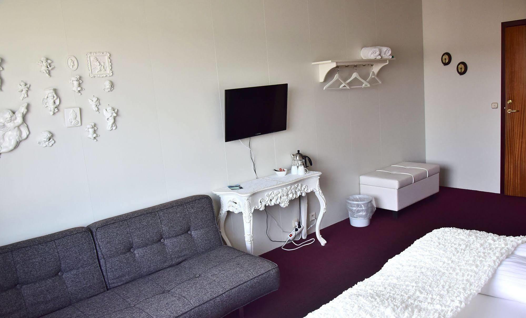 Guesthouse Hamar Вестманеяр Екстериор снимка